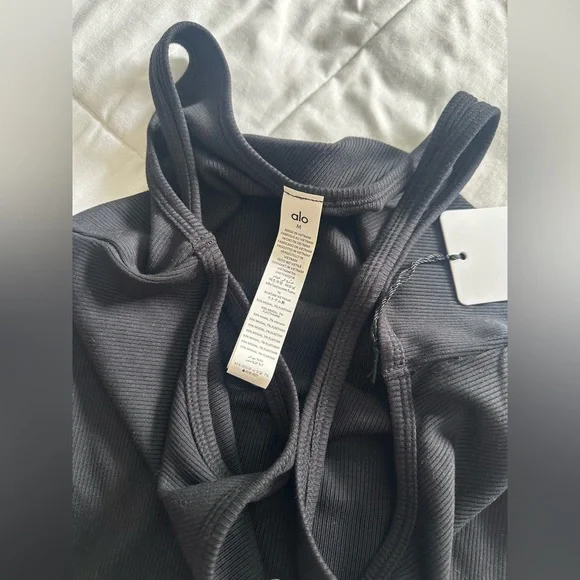 ALO YOGA RIBBED TANK TOP - Picture 3 of 3